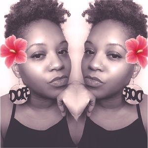 Meet your Posher, Monica